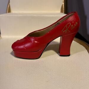 Just the Right Shoe Ravishing Red Signed